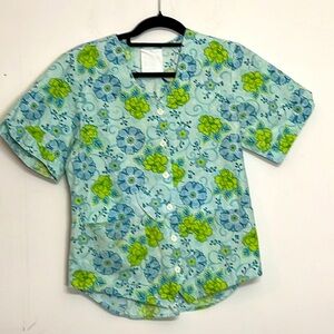 🌞 Crest vintage short sleeves v-neck scrubs green & blue floral design S